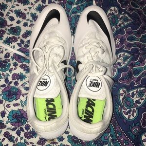 NWOT WHITE NIKE RIVAL